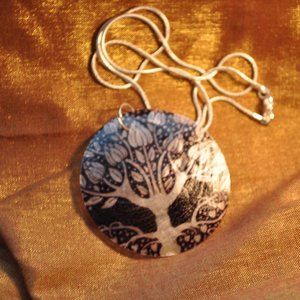 🐯 capiz shell focal pendant 50mm tree black & white 925 silver necklace (w5013)